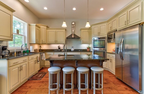 Blairsville House | Amazing Lake house, Private Dock & More, boat lift,jet ski docks Nice game room