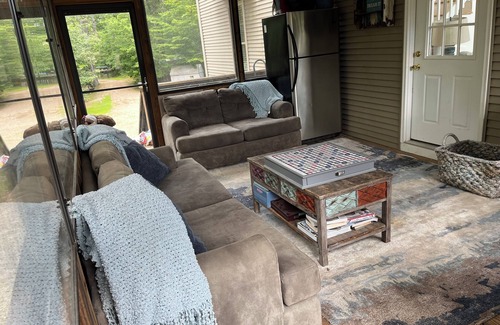 East Wakefield House | AMAZING LAKEFRONT HOUSE WITH PRIVATE DOCK, PRIVATE BEACH, 4 BEDROOMS, SLEEPS 12+