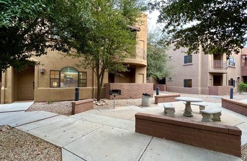 Tucson Condo | Amazing Location 2 Bedroom Condo by River Walk