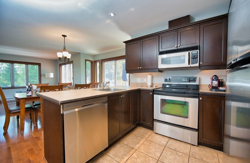Mont-Tremblant House | Amazing Location in Tremblant - Pool Access & Golf Course Views