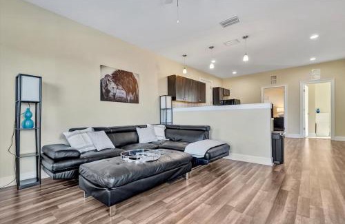 Tampa Heights House | Amazing Location Downtown Tampa WorkSpace