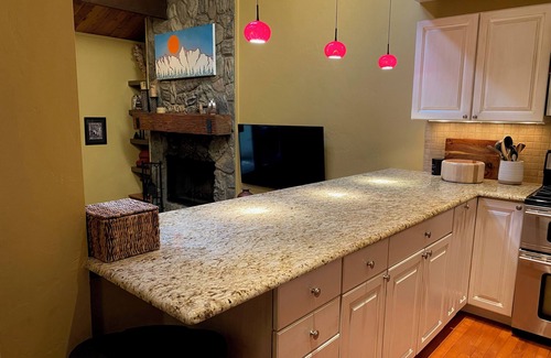 Vail House | Amazing location in West Vail… 10 Steps from the Matterhorn Bus Stop!