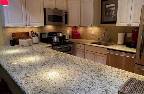 Vail House | Amazing location in West Vail… 10 Steps from the Matterhorn Bus Stop!