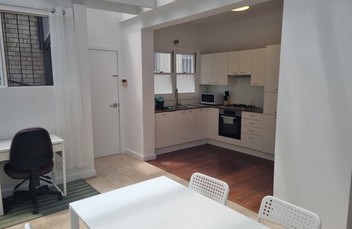 Woollahra Apartment | Amazing location, privacy and comfort! Walk to Bondi Junction, Queen St & parks