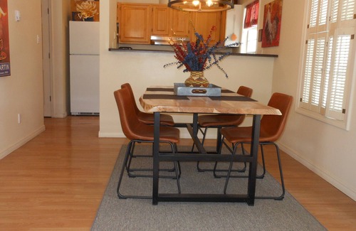 West Park House | Amazing Location steps from Historic Old Town, Museums and Restaurants