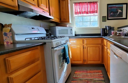 West Park House | Amazing Location steps from Historic Old Town, Museums and Restaurants