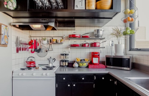 Russian Hill Apartment | Amazing Location with Breathtaking 180° Bay Views