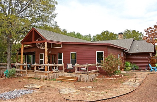 Granbury Cabin | Amazing Log Home on 4 acres