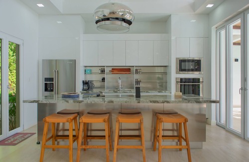 Marina Vista House | Amazing luxury ocean view home, infinity pool, gated community - 8p