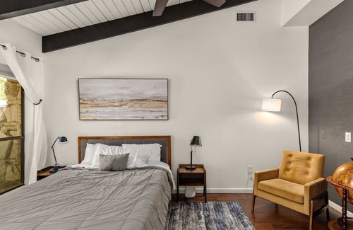 Panorama Village House | Amazing Midcentury Modern Home in Golf Course