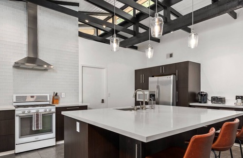 Panorama Village House | Amazing Midcentury Modern Home in Golf Course