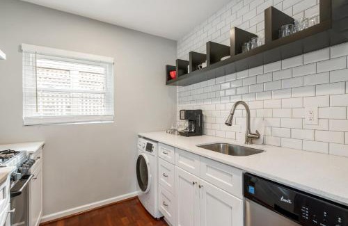 Midtown Apartment | Amazing Midtown Atlanta Location by Piedmont Park Beltline Ponce City Market