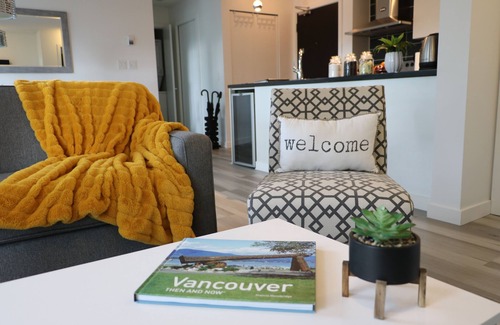 Crosstown Apartment | Amazing & Modern! Beautiful & Quiet View! Best location Downtown w/Free Parking