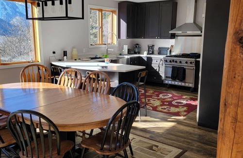 Carbondale House | Amazing Mountain Getaway