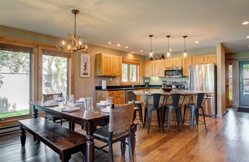 Big Sky Meadow Village Condo | Amazing Mountain Views, on Golf Course, Hot Tub & Pool, Walk to Ski Shuttle!