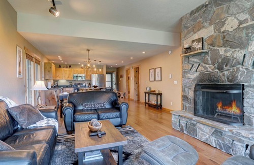 Big Sky Meadow Village Condo | Amazing Mountain Views, on Golf Course, Hot Tub & Pool, Walk to Ski Shuttle!