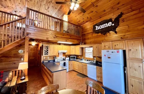 Whittier Cabin | Amazing Mountain View’s, hot tub, pool table, and near Great Smoky MTN Nat Park