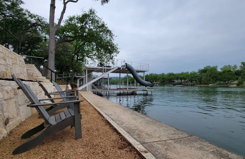 Burnet House | Amazing New Rental - Water Slide Boat Dock,Boat Lift 100' Pristine Waterfront
