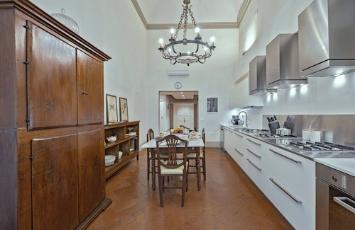 Duomo Apartment | Amazing Noble Luxury House in the heart of Florence, Duomo, SMN, AC, elevator