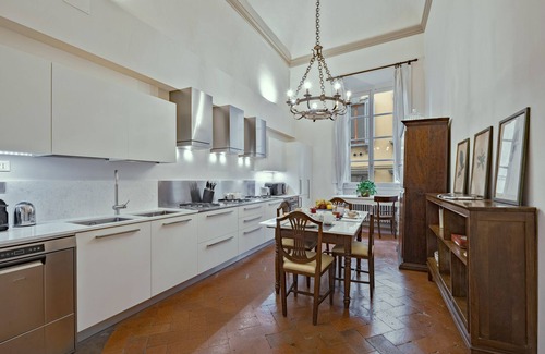 Duomo Apartment | Amazing Noble Luxury House in the heart of Florence, Duomo, SMN, AC, elevator