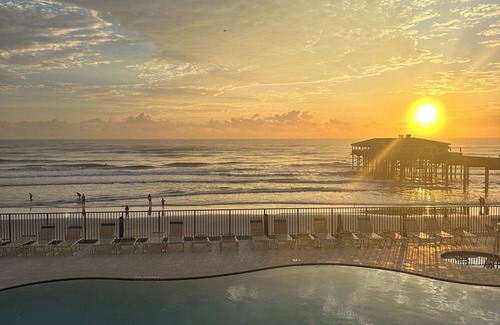Daytona Beach Shores Condo | Amazing Ocean Front Retreat on the Beach in Daytona Beach Shores - 2 Bedroom