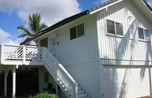 Maili Cottage | Amazing ocean and sunset views