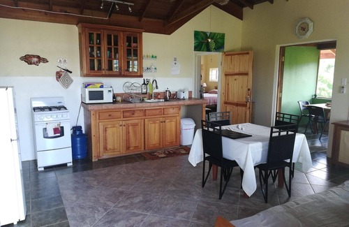 Silver Sands Villa | AMAZING OCEAN & MOUNTAIN VIEWS! SLEEPS 9 THREE BEAUTIFUL BED AND BATH ROOMS