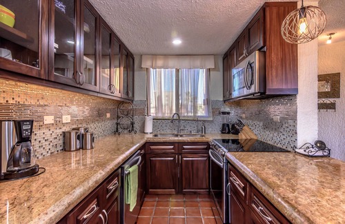 San Jose del Cabo Condo | Amazing Ocean View and Steps to the Beach!