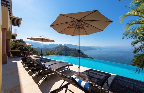 Conchas Chinas Villa | AMAZING OCEAN VIEWS HILLSIDE VILLA - 7BD