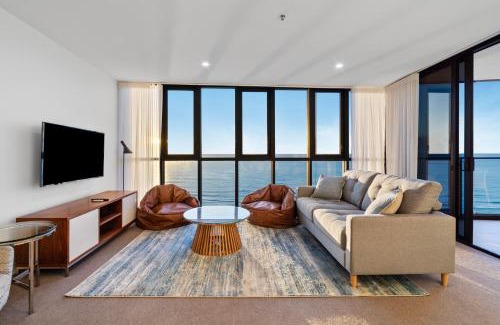 Surfers Paradise Apartment | Amazing Ocean View Apartment in Surfers Paradise