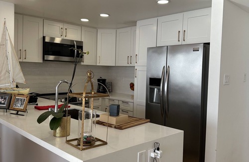 Waterfront Apartment | Amazing ocean view in a historic Long Beach building in downtown