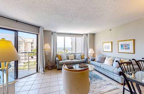 Palmetto Dunes Condo | Amazing ocean-view condo steps from the beach - pools, hot tubs & gym on-site
