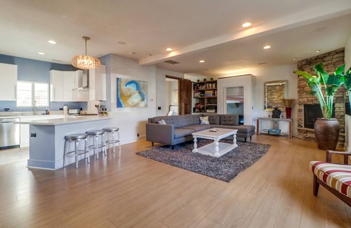 Ocean Beach House | Amazing Ocean Views, Close to Downtown, Rooftop Jacuzzi, Modern and Spacious
