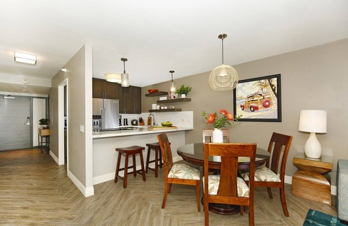 Waikiki Condo | Amazing OCEAN VIEWS, Full Kitchen, Washer/Dryer, Pool, Newly Renovated 2018