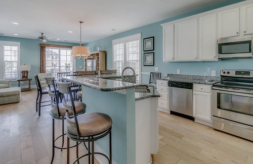 Garden City House | Amazing ocean views, 4BR House, cross street and you're on the beach