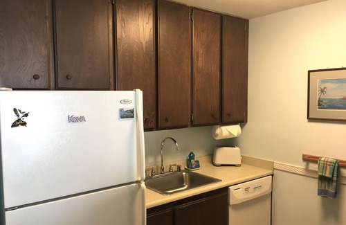 Kailua-Kona Condo | Amazing Oceanfront Condo π with Out of this World Ocean Views! π
- Hale Kona Kai 203