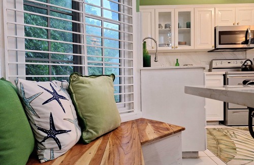 Ocho Rios Apartment | AMAZING OCEANVIEW LOCATION! 3 BR-Walk to town and beach