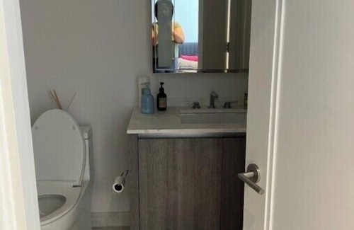 Navy Yard Apartment | Amazing One BR Sanctuary Luxurious with Tall Windows near the Navy Yard Metro