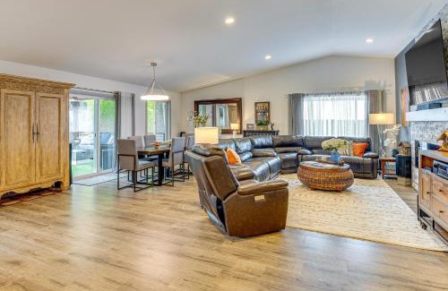Silver Lake House | Amazing Outdoor Space! Everett Escape with Hot Tub