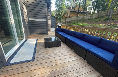 Columbia House | Amazing, Pet friendly 4bdrm/3bath home for the entire family! n