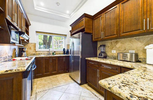 Tamarindo Condo | Amazing poolside condo, at the Diria Resort, best location in Tamarindo