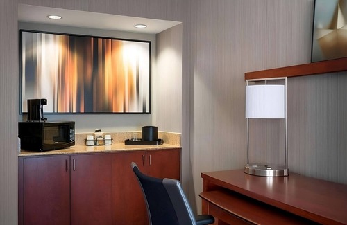 Torrance Hotel | Amazing Price! Close to Airport! Pet Friendly!