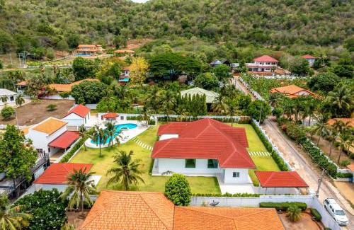 Khao Tao Villa | Amazing Private 6 Bedroom Pool Villa ED60