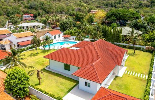 Khao Tao Villa | Amazing Private 6 Bedroom Pool Villa ED60