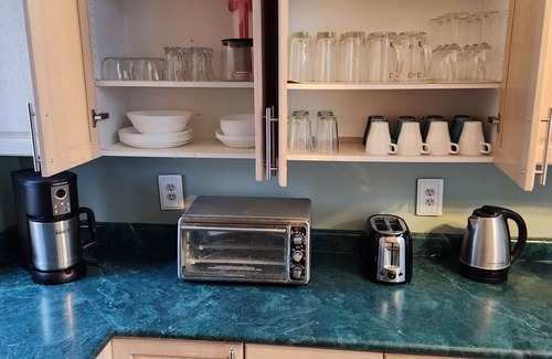 Lagoon City Cottage | Amazing Private Pool at 4BR/3WR Cottage + Close By Beaches, Parks, Marine