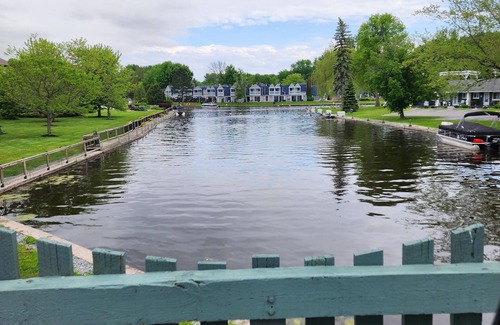 Lagoon City Cottage | Amazing Private Pool at 4BR/3WR Cottage + Close By Beaches, Parks, Marine