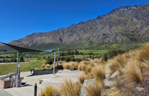 Kawarau Falls House | Amazing remarkable view, 7 min from airport