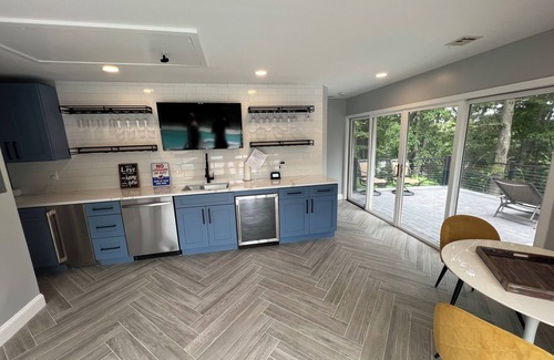 Neptune City House | Amazing resort 7-bedroom house with pool. beautiful outdoor patio balcony