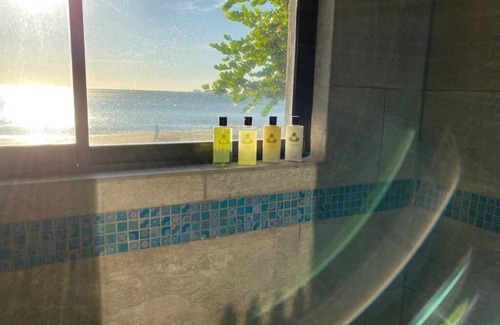Potrero Apartment | Amazing right on the water, BEACHFRONT studio near Tamarindo