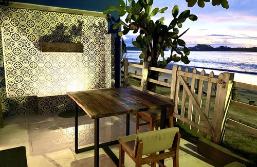 Potrero Apartment | Amazing right on the water, BEACHFRONT studio near Tamarindo
